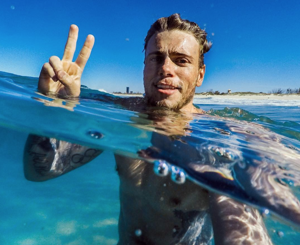 Gus Kenworthy Deja Asomar Su Pene En Una Foto ShangayShangay